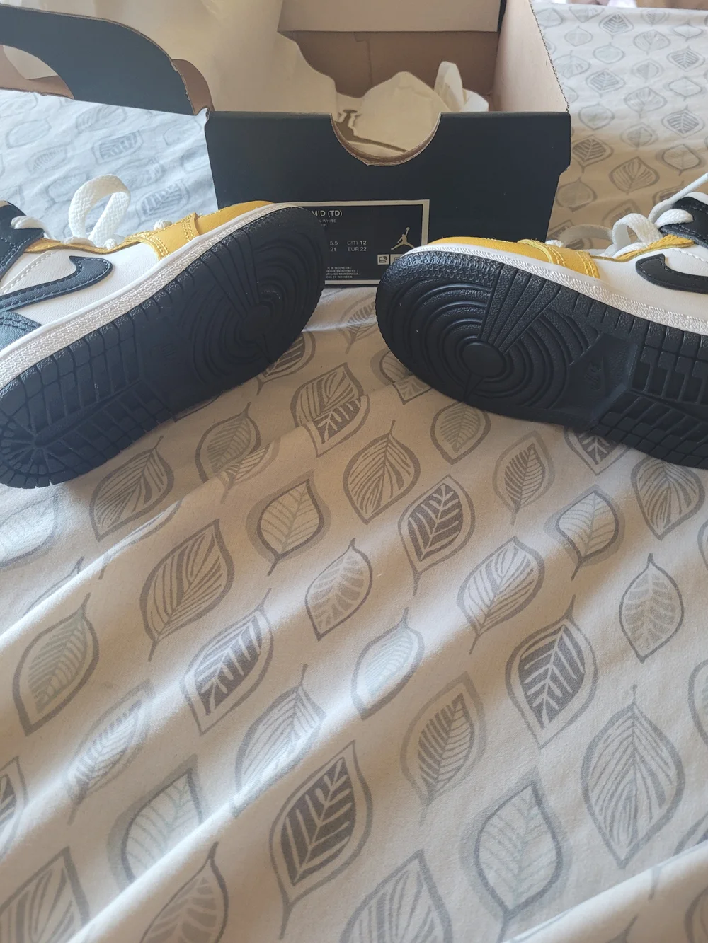 Nike Jordan 1 Mid (TD) Yellow/Black/White Toddler Shoes - Size 6C